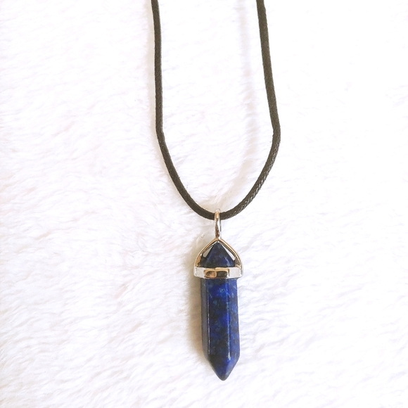 Jewelry - New✨Lapiz Lazuli Point Pendant Necklace